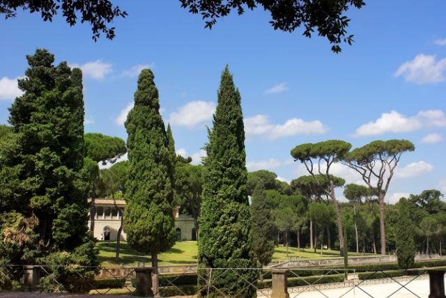 גני בורגזה בקיץ: איך לשרוד את החום?