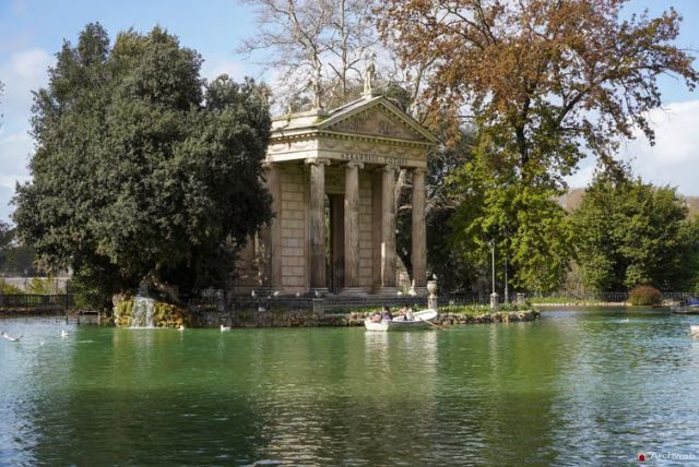 אגם בורגזה בפארק גני בורגזה credit to getyourguide.com