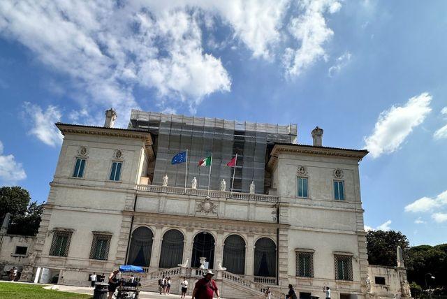 שעות פחות עמוסות לביקור בוילה בורגזה - בוקר, צהריים או ערב?