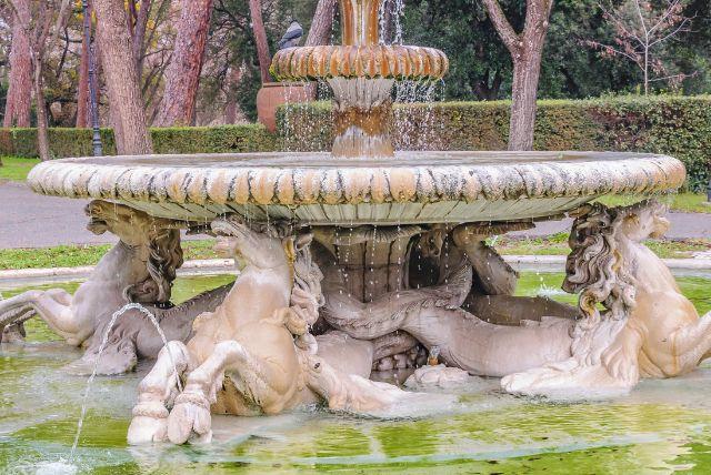 מזרקת הסוסים - מה עומד מאחורי היצירה האייקונית?