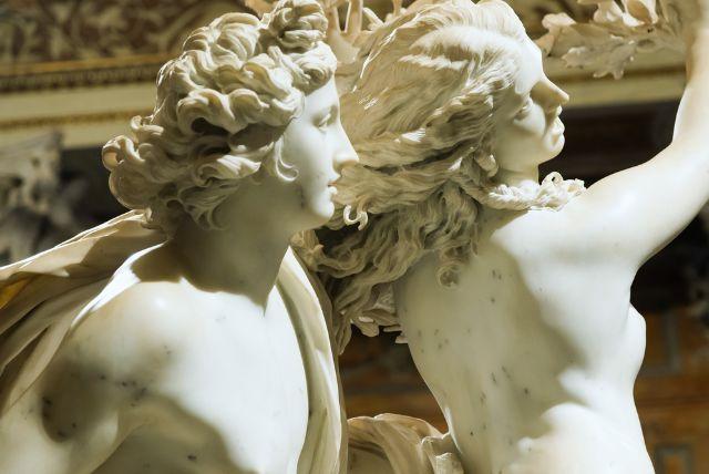 דוסו דוסי - יצירת "הקסם": פרשנות נסתרת על עולם המיתולוגיה