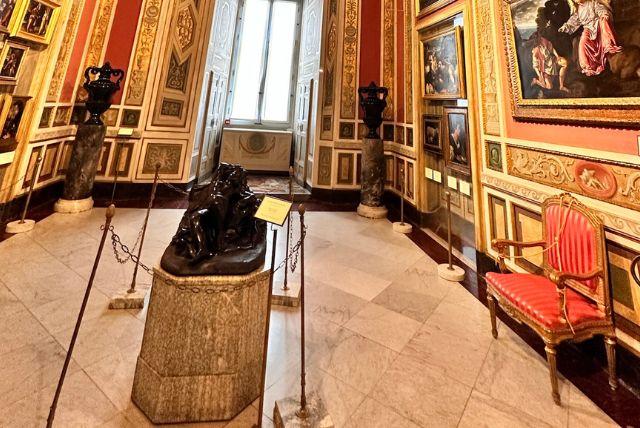 אוסף הריהוט ההיסטורי בוילה בורגזה - מה שרוב המבקרים מפספסים