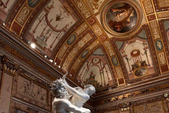 תקרות הבארוק בגלריה בורגזה - הצבע, האשליה והדרמה