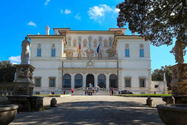 מגבילים אתכם לשעתים בלבד בוילה בורגזה - מה המשמעות של חלונות הביקור לשעתיים?