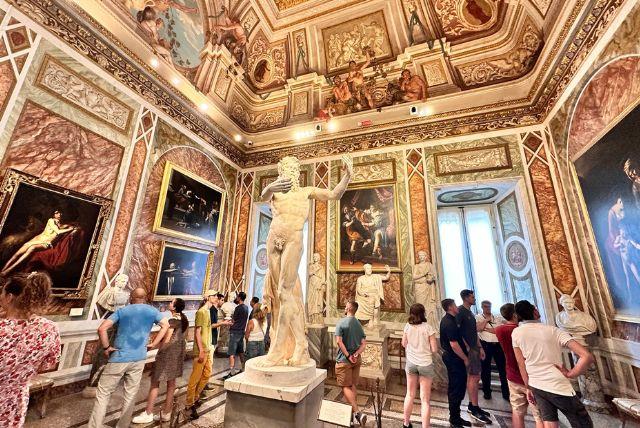 המסלול המומלץ בקומה הראשונה - איך לא לפספס אף יצירת מופת