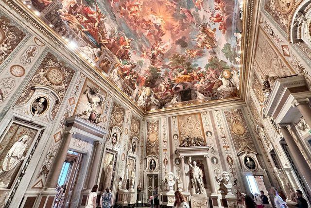 המסלול המומלץ בקומה הראשונה - איך לא לפספס אף יצירת מופת