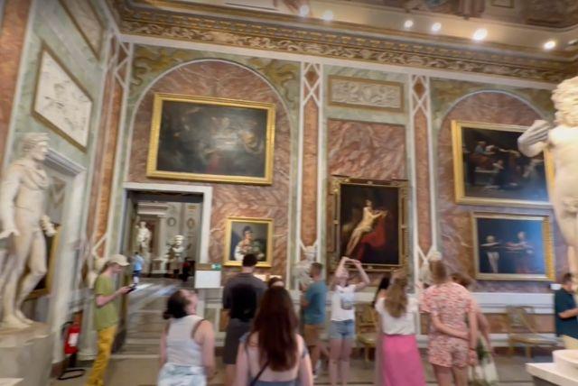 הפורטרטים של בית בורגזה - מה אפשר ללמוד מהדיוקנאות של המשפחה?