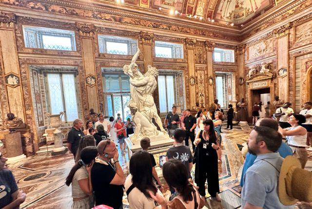 תיאורי מיתולוגיה בפסלי ברניני: איך להבין אותם נכון