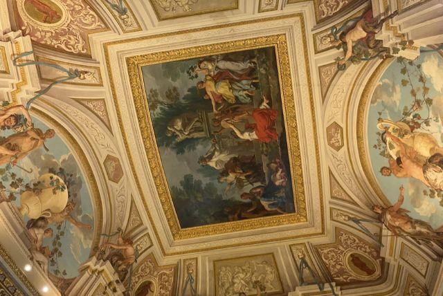 מה כדאי לראות קודם - קומה ראשונה או קומה שנייה?