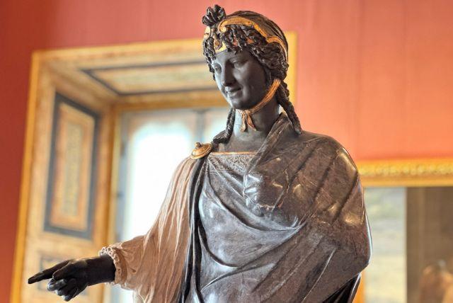 "Hermaphroditus" / "Ermafrodito" – ההרמפרודיטוס השחור אחד הפסלים הכי יפים בוילה בורגזה בחדר מצרים